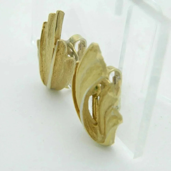 CROWN TRIFARI Gold Tone Feather Mid Century Clip - Picture 3 of 4